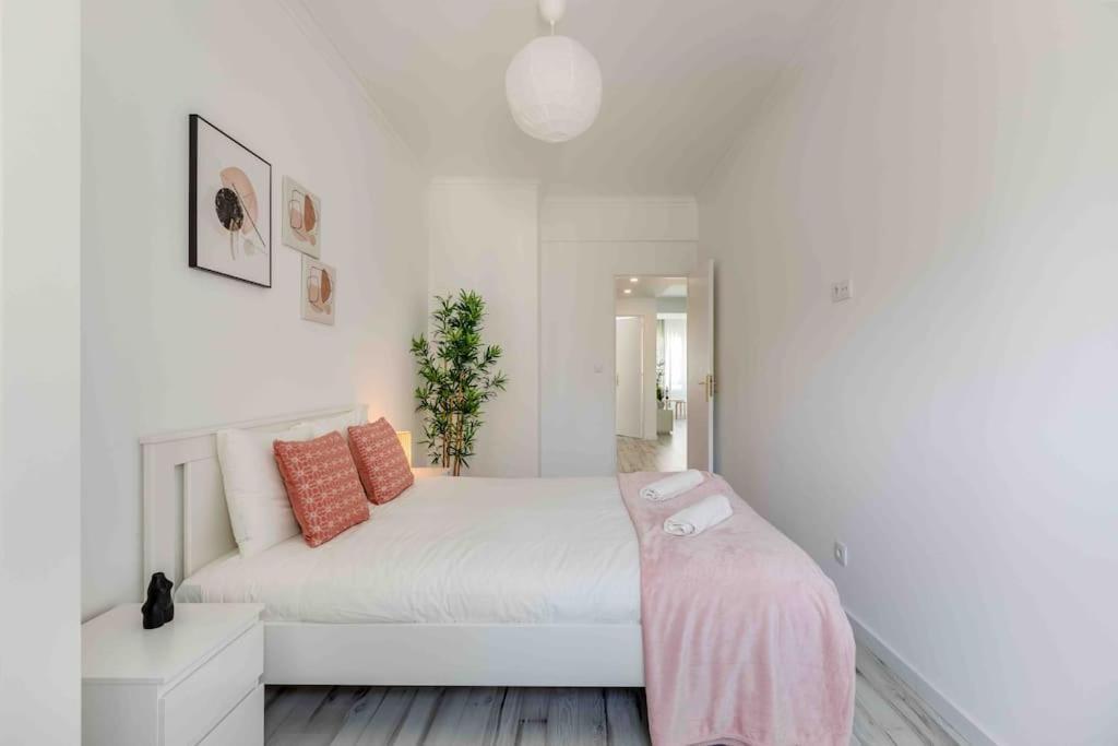 Lovely 3-Bedroom Condo W/ Free Parking On Premises 克卢什 外观 照片
