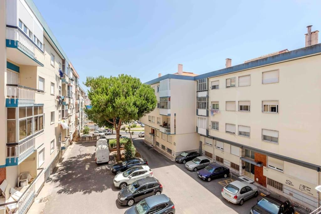 Lovely 3-Bedroom Condo W/ Free Parking On Premises 克卢什 外观 照片