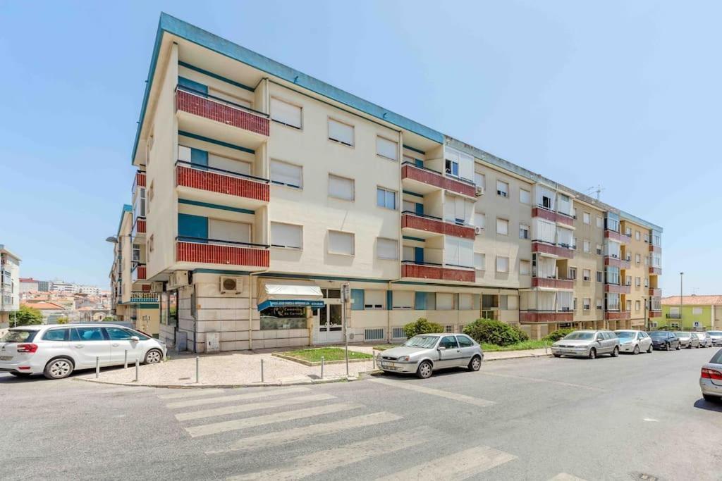 Lovely 3-Bedroom Condo W/ Free Parking On Premises 克卢什 外观 照片