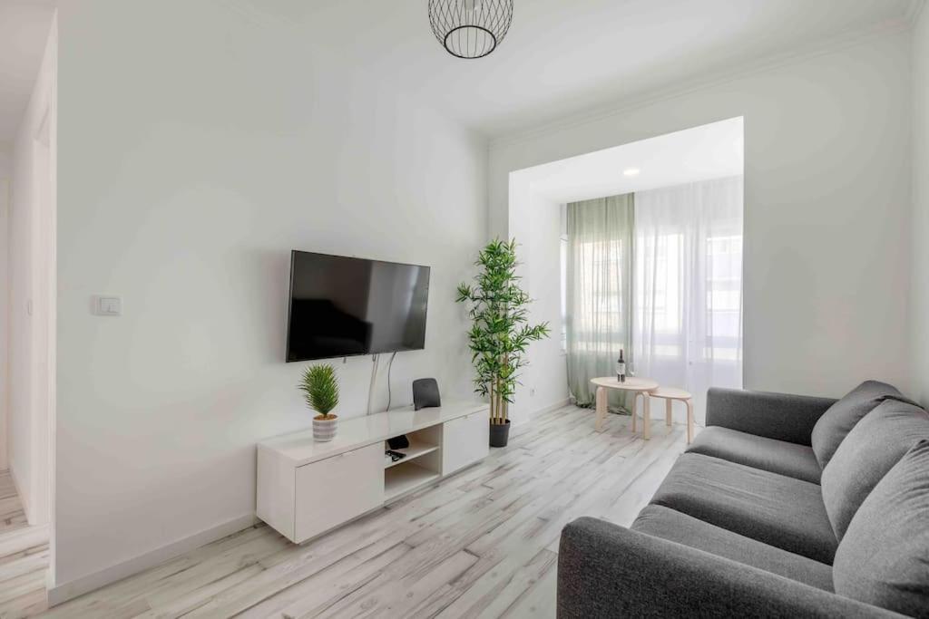Lovely 3-Bedroom Condo W/ Free Parking On Premises 克卢什 外观 照片