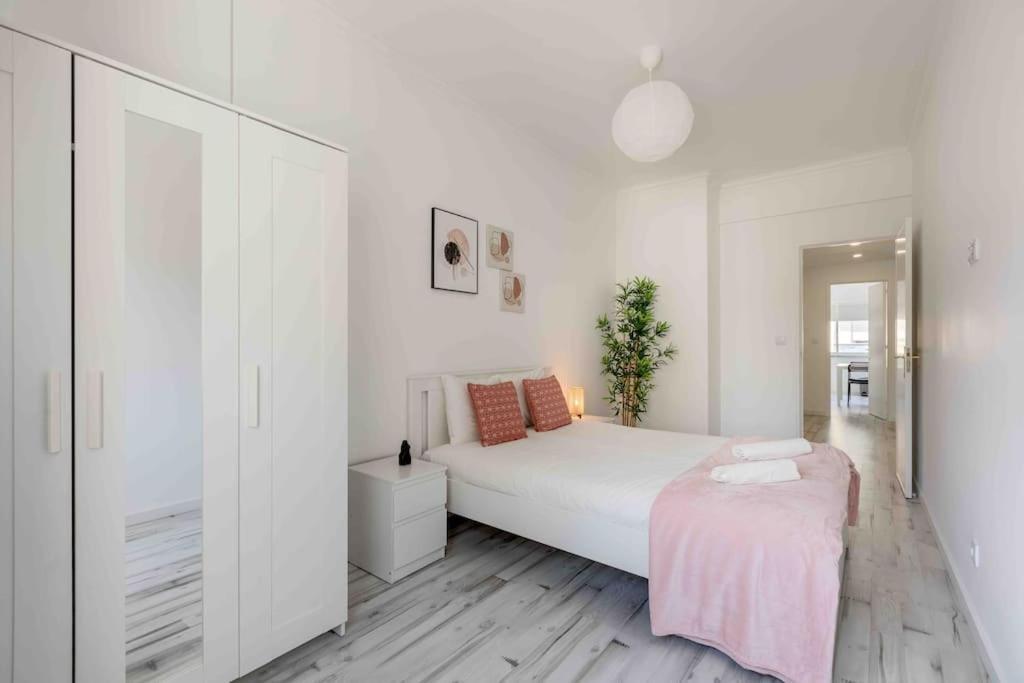 Lovely 3-Bedroom Condo W/ Free Parking On Premises 克卢什 外观 照片