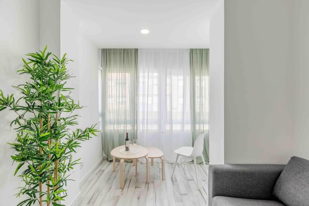 Lovely 3-Bedroom Condo W/ Free Parking On Premises 克卢什 外观 照片
